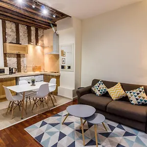 New Chic Flat : Le Marais - Place Des Vosges Parijs